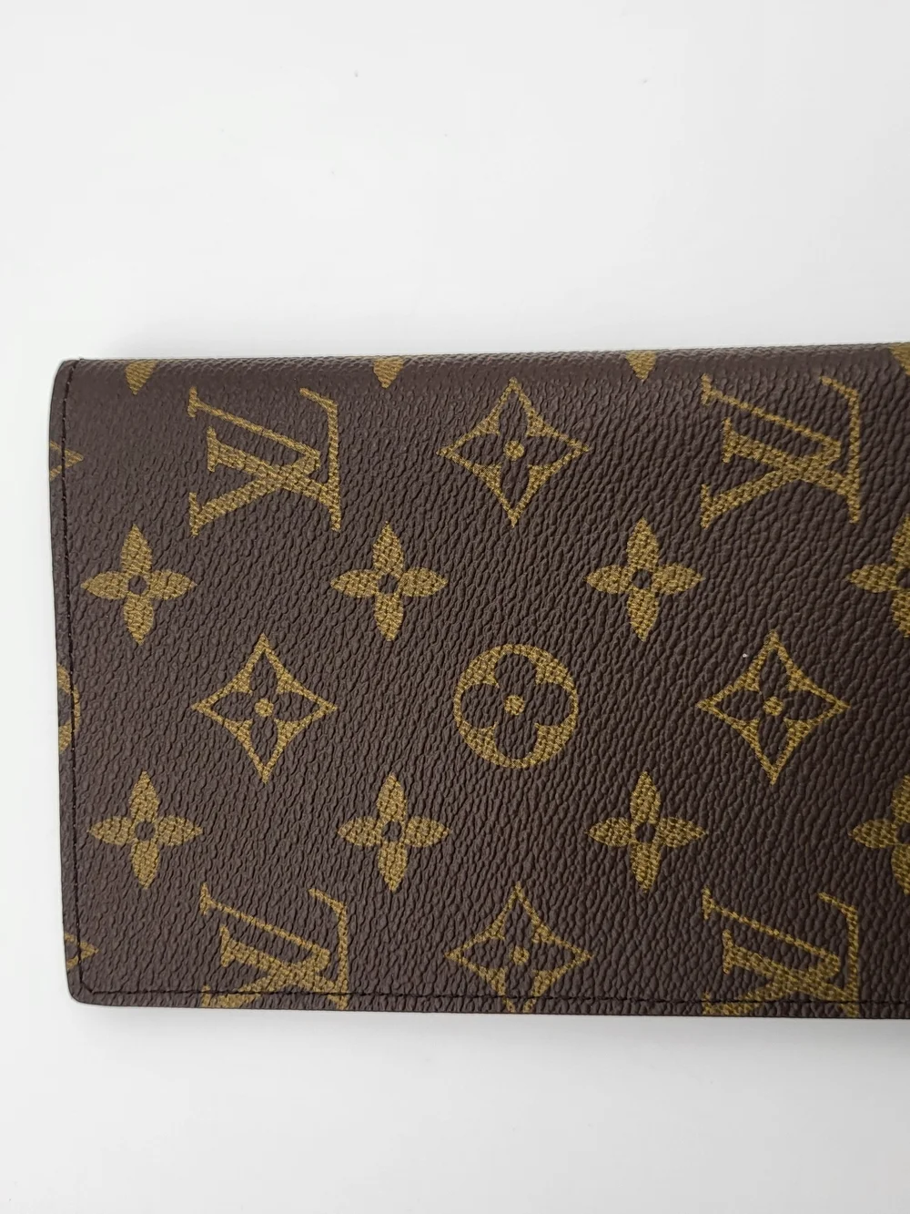 LOUIS VUITTON Monogram Canvas Passport Cover.Authentic..